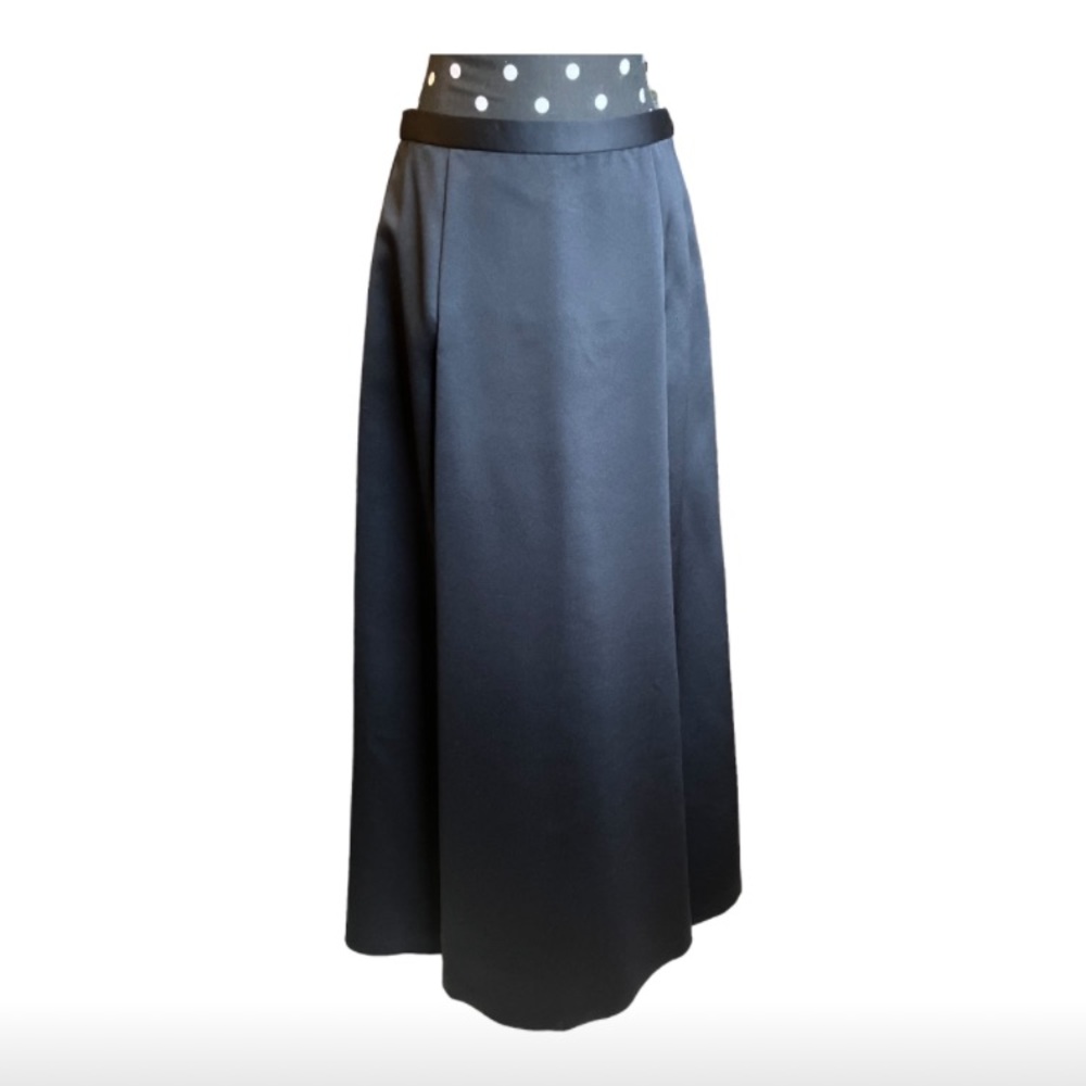 Elegant Black Skirt